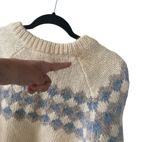 VINTAGE GAELTARRA Ireland Patterned Irish Sweater Cream Blue L - Picture 6 of 8